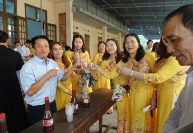 Khai Bút Chúc Xuân
